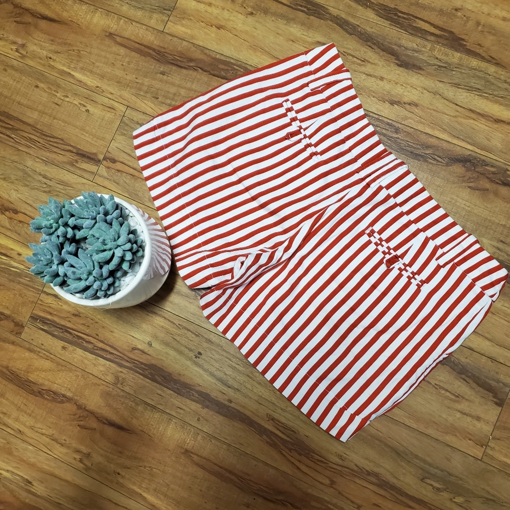 Shorts - Picture 2 of 5